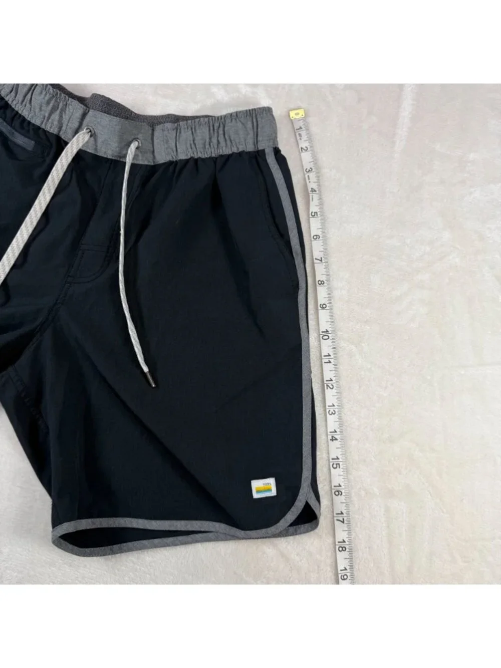 Vuori Banks Shorts Mens Medium Black 7